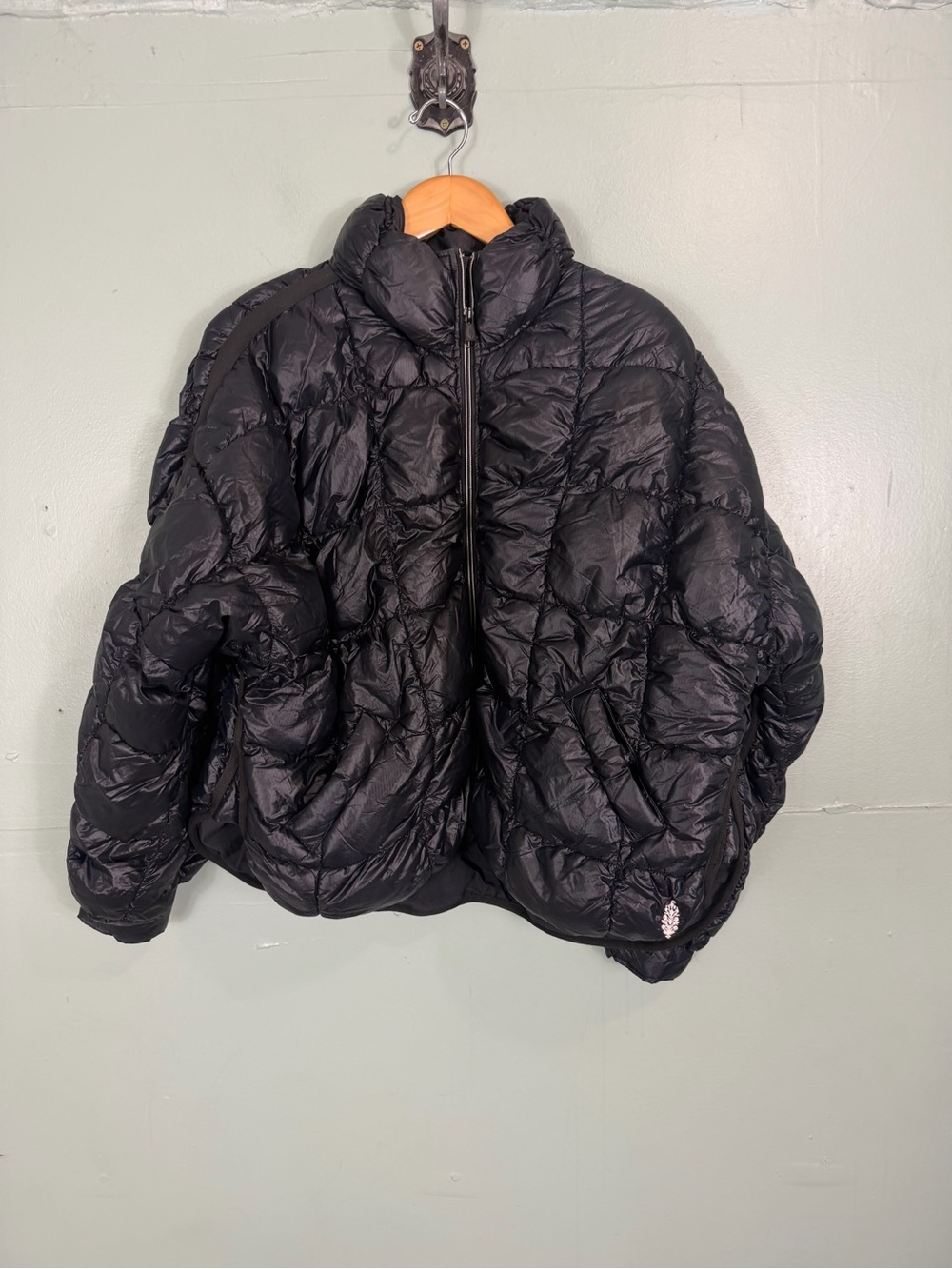 Free People Movement Scrunchy Glossy Packable Puffer Jacket XS Black Pippa